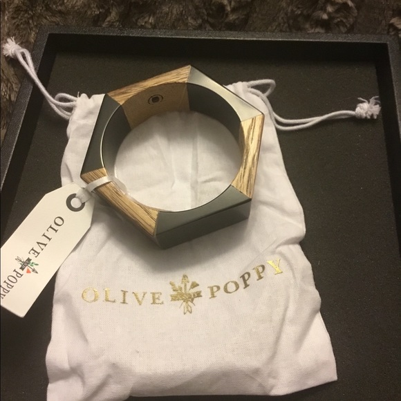Olive & Poppy Jewelry - 🚨Sale NWT Olive &Poppy Wine Barrel Bracelet